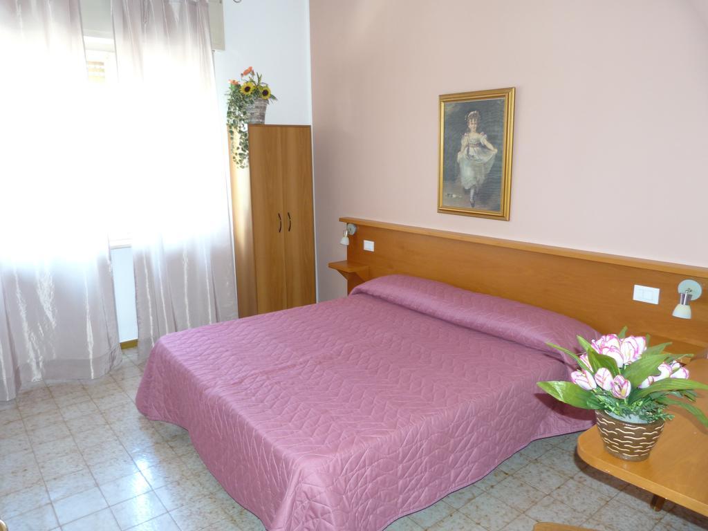 Hotel Le Colline Del Garda Bussolengo Zimmer foto